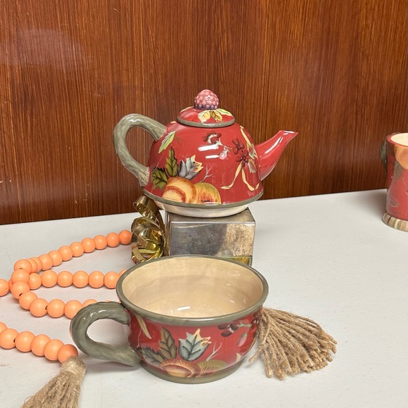 Tracy Porter Octavia Hill Collection Teapot with cup - Picture 10 of 13